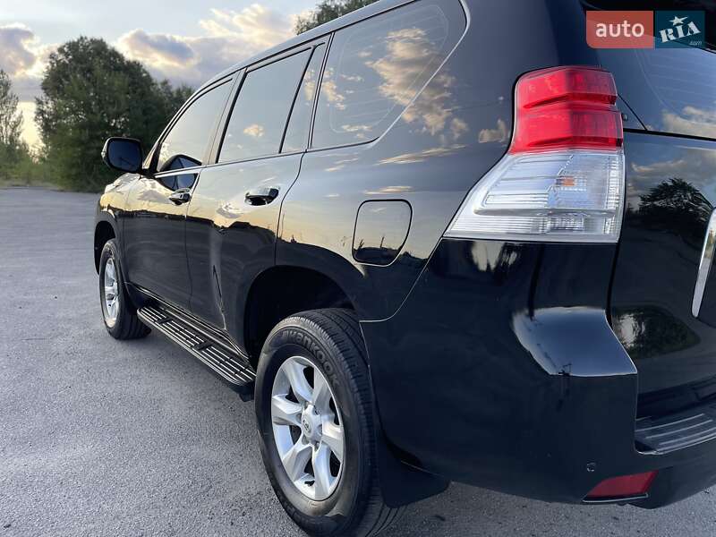 Внедорожник / Кроссовер Toyota Land Cruiser Prado 2010 в Днепре