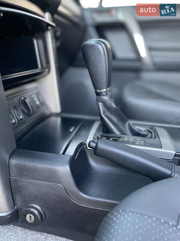 Внедорожник / Кроссовер Toyota Land Cruiser Prado 2010 в Днепре
