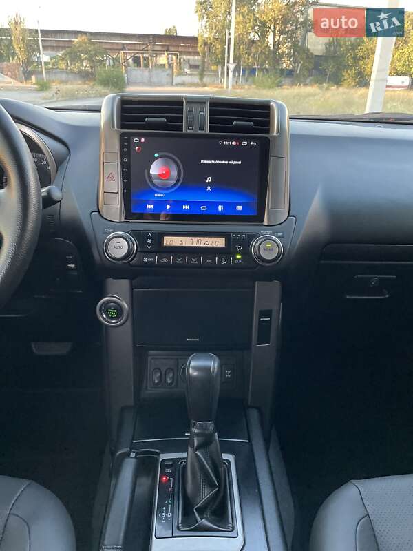 Внедорожник / Кроссовер Toyota Land Cruiser Prado 2010 в Днепре