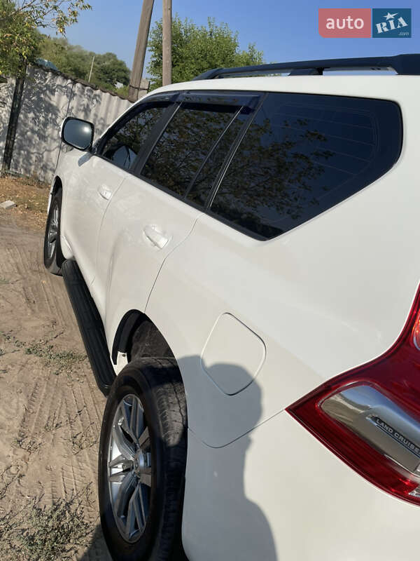 Внедорожник / Кроссовер Toyota Land Cruiser Prado 2015 в Харькове фото 17 Внедорожник / Кроссовер Toyota Land Cruiser Prado 2015 в Харькове