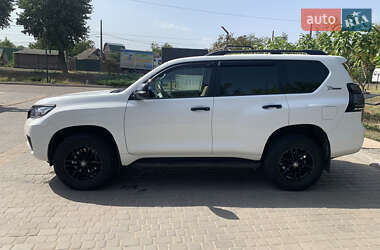 Позашляховик / Кросовер Toyota Land Cruiser Prado 2022 в 