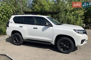 Позашляховик / Кросовер Toyota Land Cruiser Prado 2022 в 