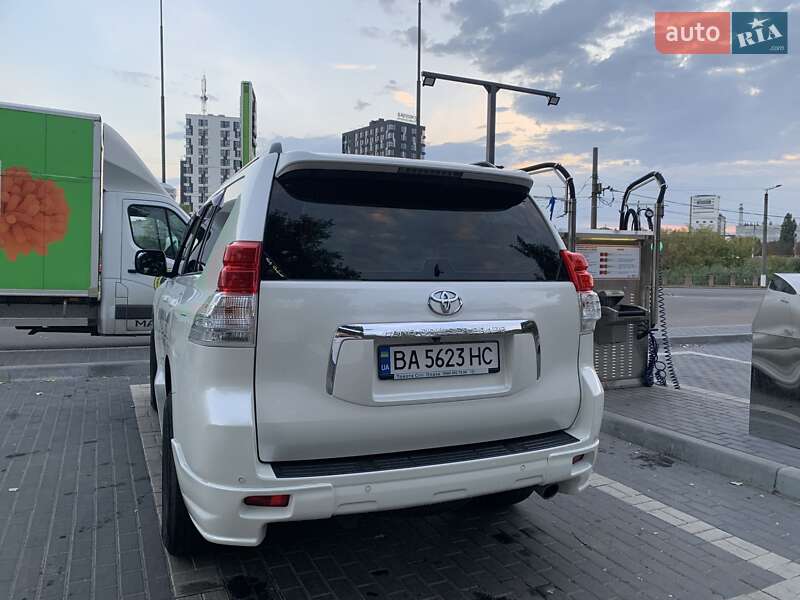 Внедорожник / Кроссовер Toyota Land Cruiser Prado 2013 в Кропивницком