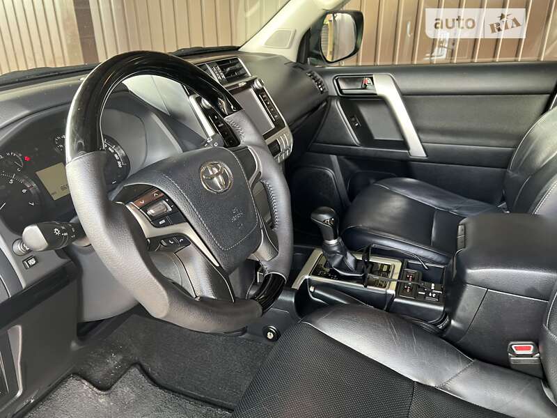 Внедорожник / Кроссовер Toyota Land Cruiser Prado 2017 в Днепре фото 5 Внедорожник / Кроссовер Toyota Land Cruiser Prado 2017 в Днепре