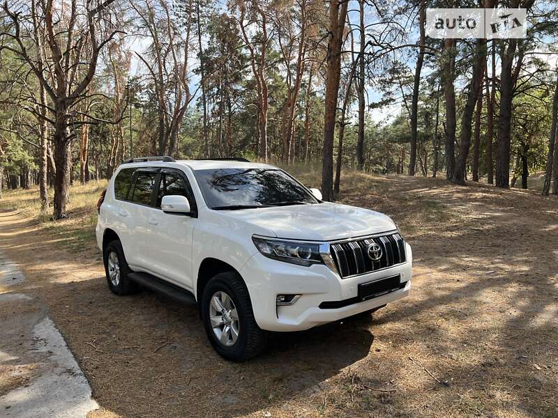 Внедорожник / Кроссовер Toyota Land Cruiser Prado 2017 в Днепре фото 10 Внедорожник / Кроссовер Toyota Land Cruiser Prado 2017 в Днепре
