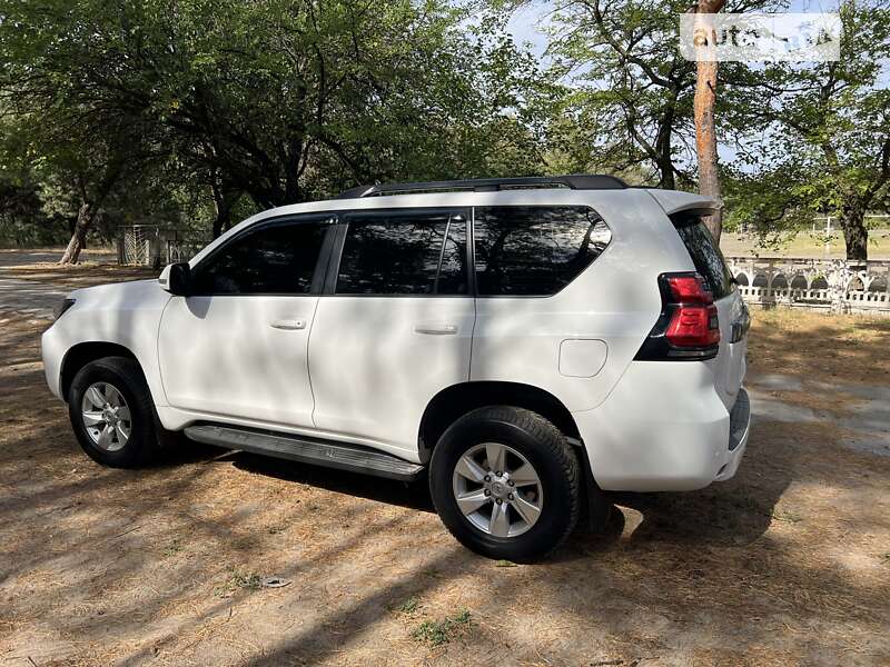Внедорожник / Кроссовер Toyota Land Cruiser Prado 2017 в Днепре фото 92 Внедорожник / Кроссовер Toyota Land Cruiser Prado 2017 в Днепре