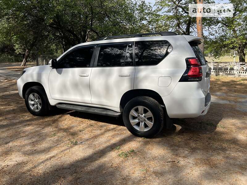 Внедорожник / Кроссовер Toyota Land Cruiser Prado 2017 в Днепре фото 93 Внедорожник / Кроссовер Toyota Land Cruiser Prado 2017 в Днепре
