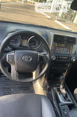 Внедорожник / Кроссовер Toyota Land Cruiser Prado 2011 в Харькове