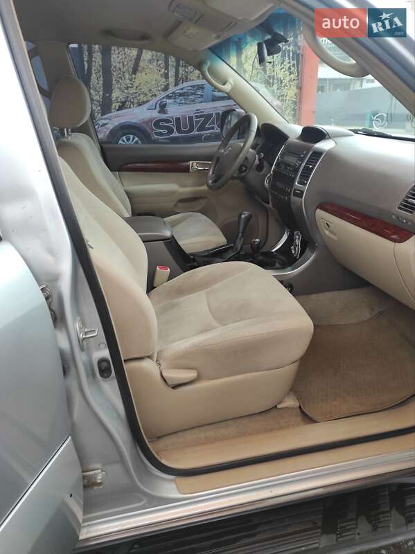 Внедорожник / Кроссовер Toyota Land Cruiser Prado 2004 в Харькове