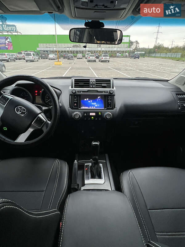 Внедорожник / Кроссовер Toyota Land Cruiser Prado 2017 в Черновцах