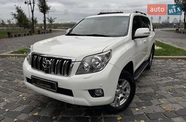 Позашляховик / Кросовер Toyota Land Cruiser Prado 2010 в Києві