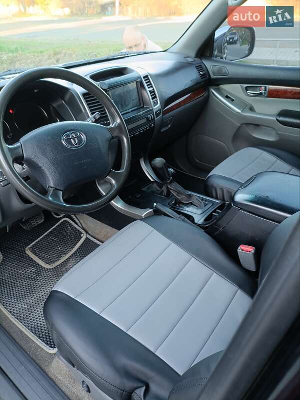 Внедорожник / Кроссовер Toyota Land Cruiser Prado 2005 в Черновцах