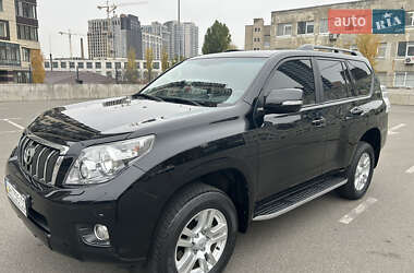 Позашляховик / Кросовер Toyota Land Cruiser Prado 2010 в Києві