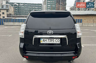 Позашляховик / Кросовер Toyota Land Cruiser Prado 2010 в Києві