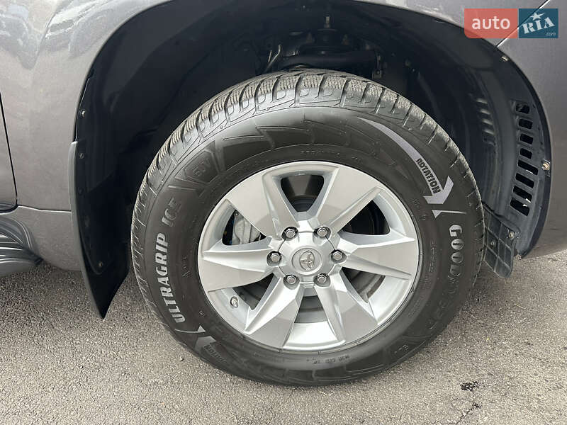Позашляховик / Кросовер Toyota Land Cruiser Prado 2020 в Києві