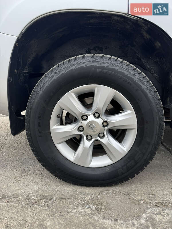 Позашляховик / Кросовер Toyota Land Cruiser Prado 2010 в Подільську
