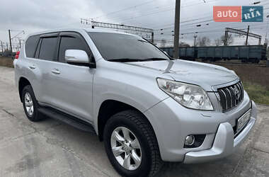 Внедорожник / Кроссовер Toyota Land Cruiser Prado 2010 в 