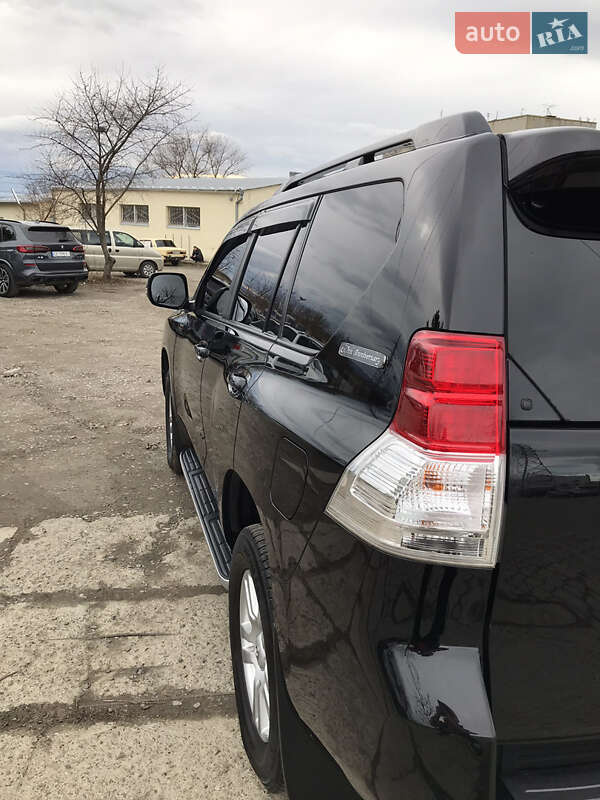 Позашляховик / Кросовер Toyota Land Cruiser Prado 2010 в Ужгороді