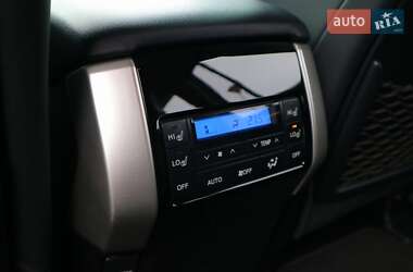 Позашляховик / Кросовер Toyota Land Cruiser Prado 2020 в 