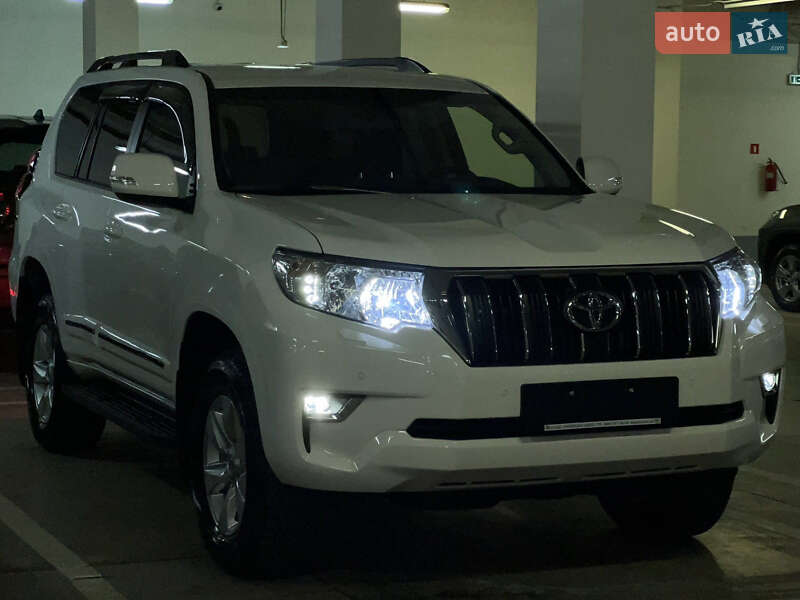 Toyota Land Cruiser Prado 2023