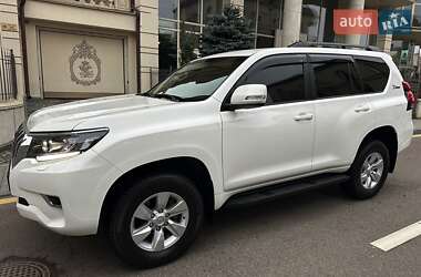 Позашляховик / Кросовер Toyota Land Cruiser Prado 2022 в Києві