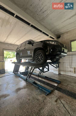 Внедорожник / Кроссовер Toyota Land Cruiser Prado 2021 в 