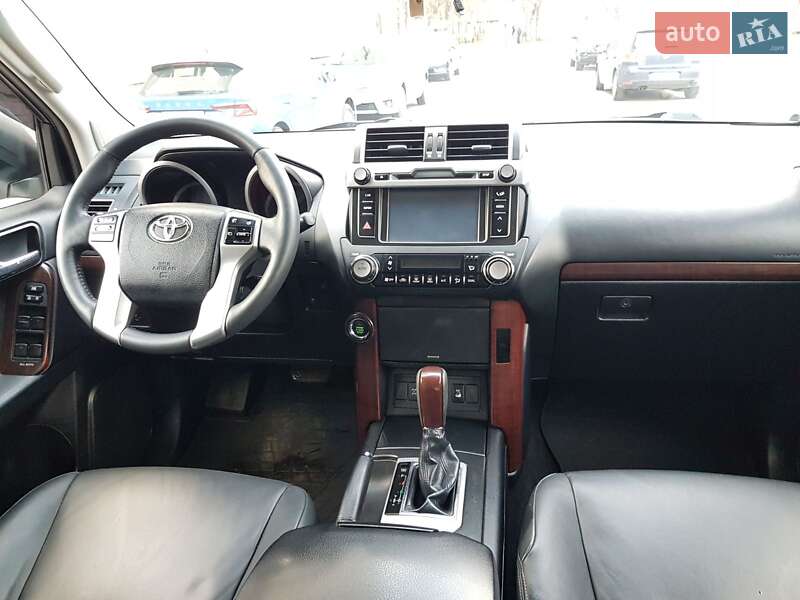 Позашляховик / Кросовер Toyota Land Cruiser Prado 2014 в Києві