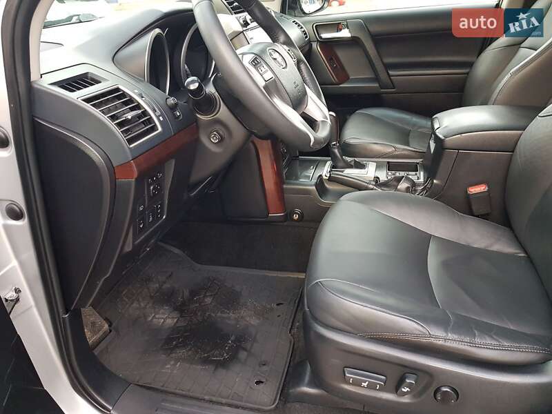 Позашляховик / Кросовер Toyota Land Cruiser Prado 2014 в Києві