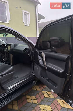 Внедорожник / Кроссовер Toyota Land Cruiser Prado 2011 в 