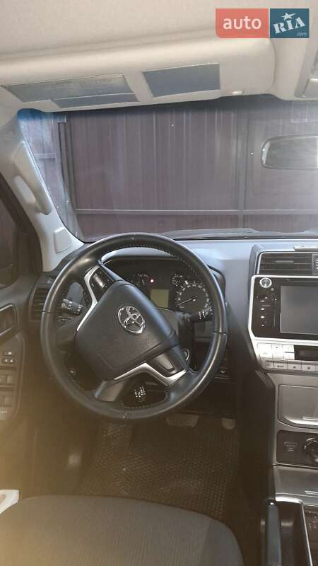Внедорожник / Кроссовер Toyota Land Cruiser Prado 2018 в Днепре фото 6 Внедорожник / Кроссовер Toyota Land Cruiser Prado 2018 в Днепре