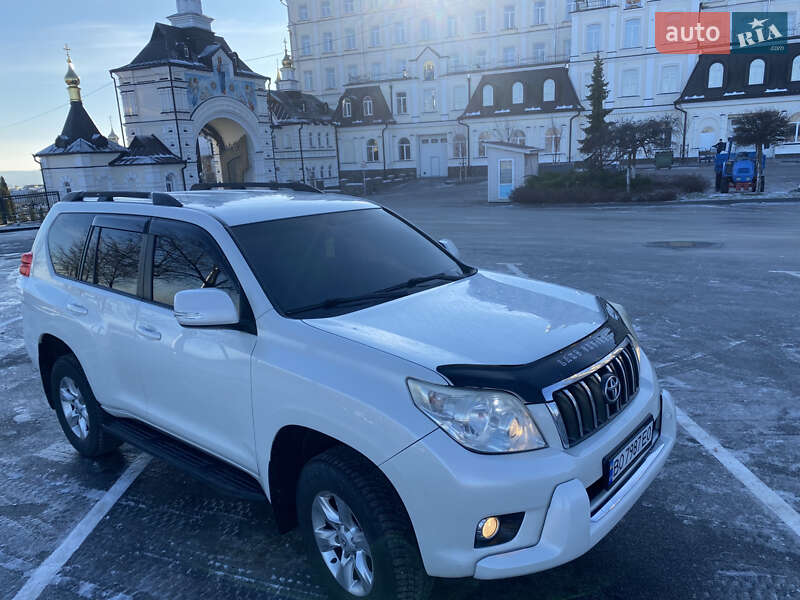 Внедорожник / Кроссовер Toyota Land Cruiser Prado 2011 в Тернополе