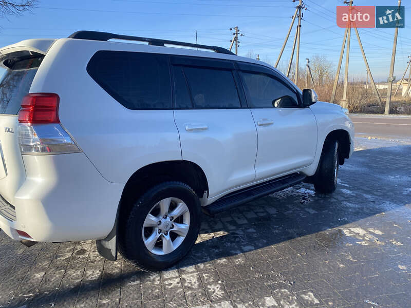 Внедорожник / Кроссовер Toyota Land Cruiser Prado 2011 в Тернополе