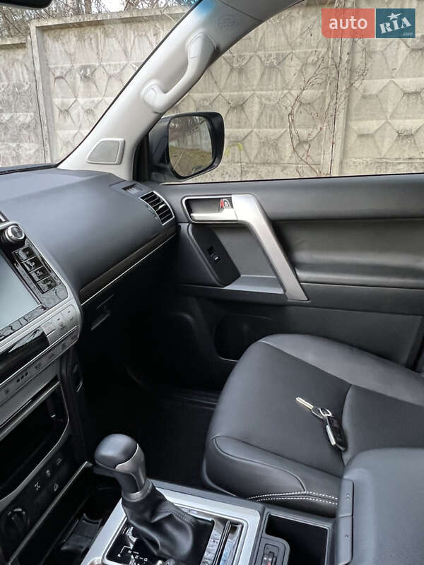 Позашляховик / Кросовер Toyota Land Cruiser Prado 2020 в Києві