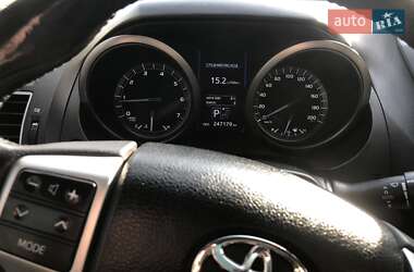 Внедорожник / Кроссовер Toyota Land Cruiser Prado 2014 в 