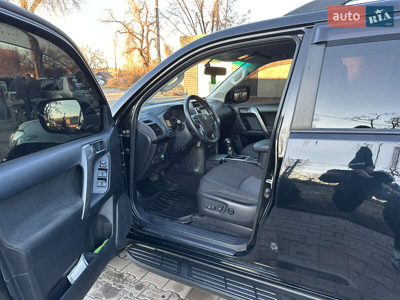 Позашляховик / Кросовер Toyota Land Cruiser Prado 2018 в Кривому Розі