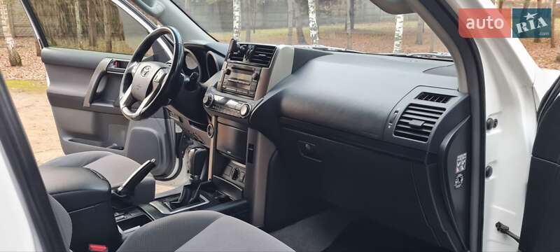 Внедорожник / Кроссовер Toyota Land Cruiser Prado 2013 в Киеве