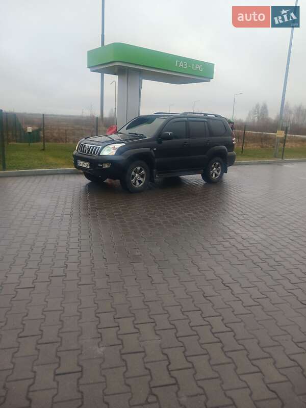 Позашляховик / Кросовер Toyota Land Cruiser Prado 2005 в Коростені