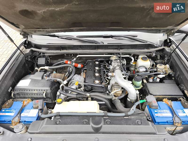Позашляховик / Кросовер Toyota Land Cruiser Prado 2013 в Дніпрі