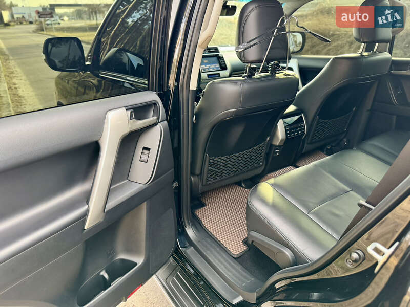 Позашляховик / Кросовер Toyota Land Cruiser Prado 2019 в Києві