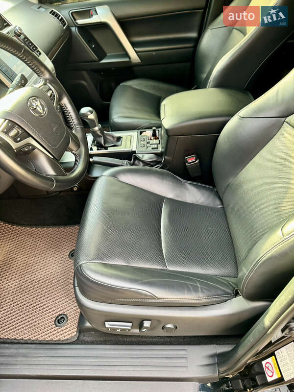 Позашляховик / Кросовер Toyota Land Cruiser Prado 2019 в Києві