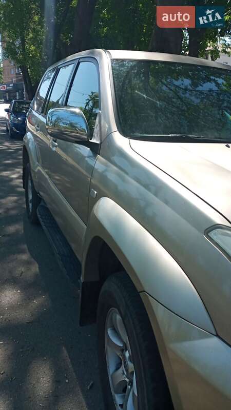 Внедорожник / Кроссовер Toyota Land Cruiser Prado 2005 в Херсоне