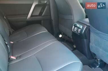 Позашляховик / Кросовер Toyota Land Cruiser Prado 2014 в 