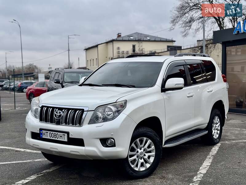 Позашляховик / Кросовер Toyota Land Cruiser Prado 2010 в Києві