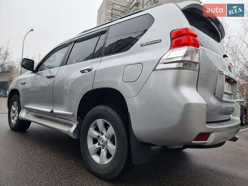 Внедорожник / Кроссовер Toyota Land Cruiser Prado 2011 в Киеве