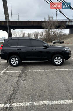 Внедорожник / Кроссовер Toyota Land Cruiser Prado 2020 в 