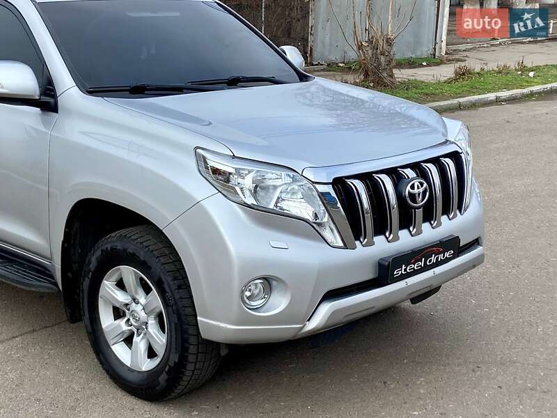 Позашляховик / Кросовер Toyota Land Cruiser Prado 2017 в Миколаєві