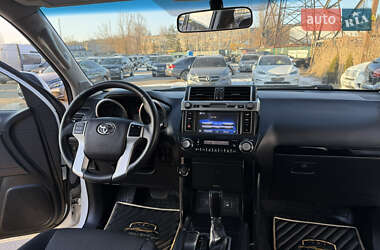 Внедорожник / Кроссовер Toyota Land Cruiser Prado 2017 в 
