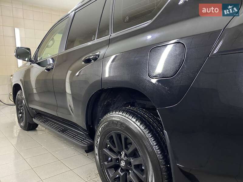 Позашляховик / Кросовер Toyota Land Cruiser Prado 2023 в Умані