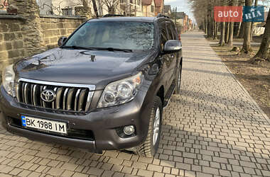 Внедорожник / Кроссовер Toyota Land Cruiser Prado 2011 в Ровно