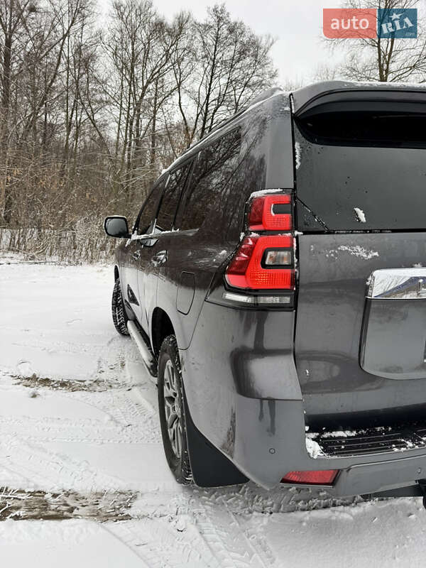 Внедорожник / Кроссовер Toyota Land Cruiser Prado 2018 в Сумах